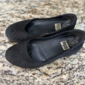 FitFlop Black Flats Shoes Size 6.5